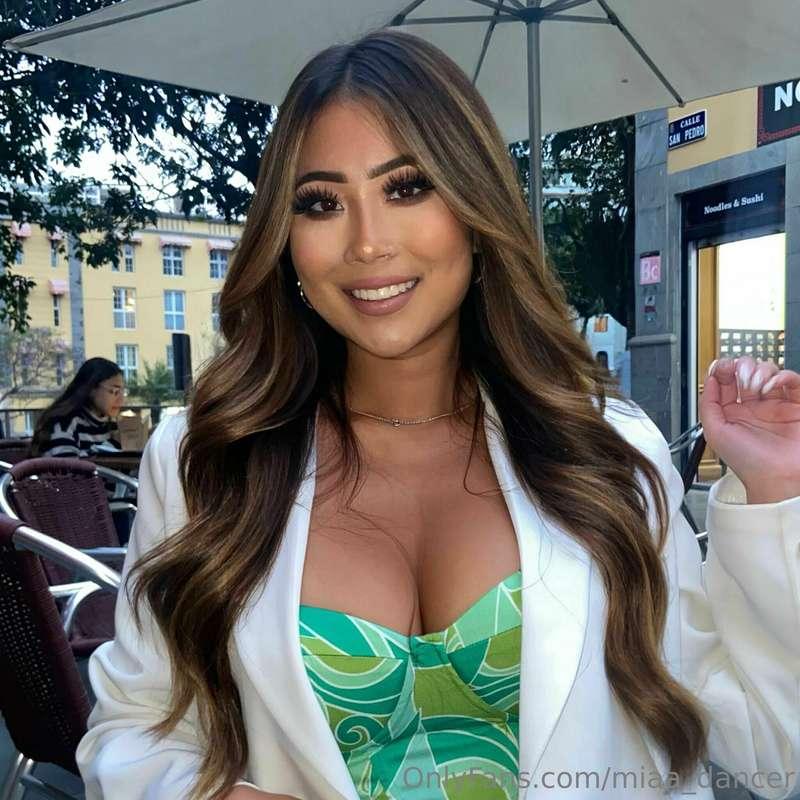 Hiii which colour do you think suits me best?🥰😋 What shoud I..