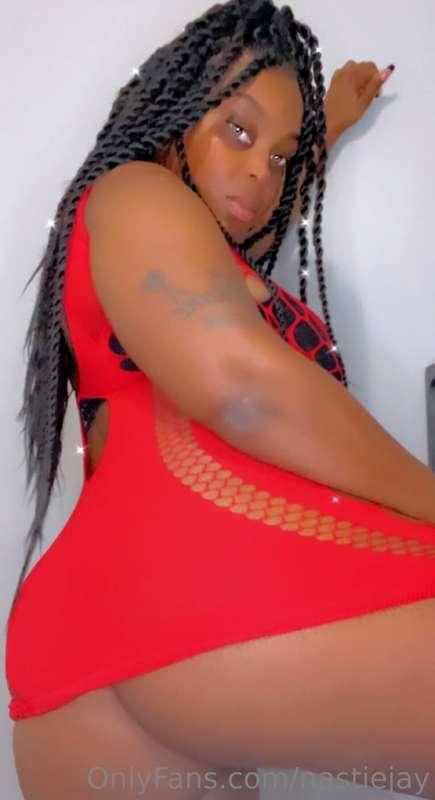 Put your face in this red hot 🥵