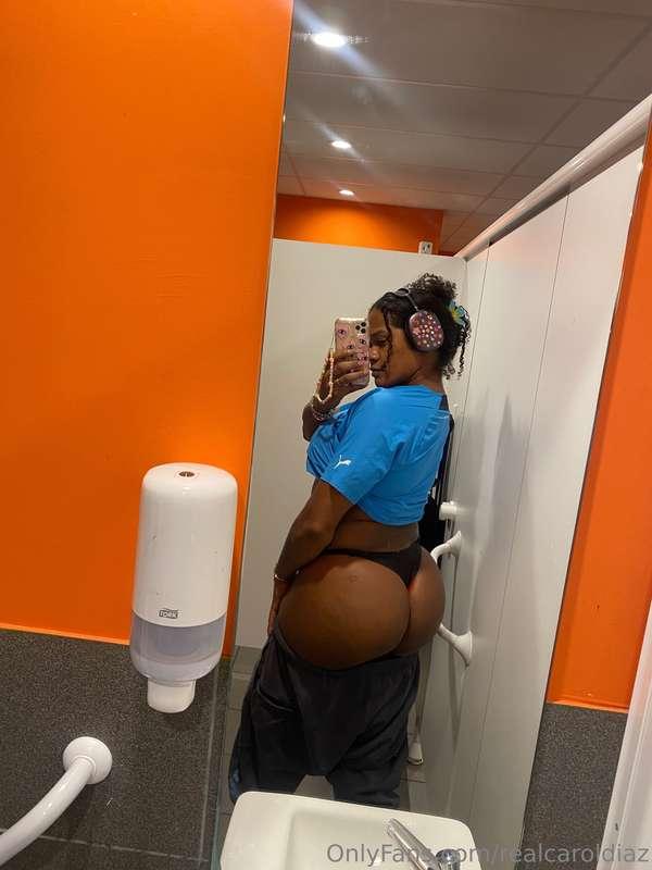 realcaroldiaz image #1