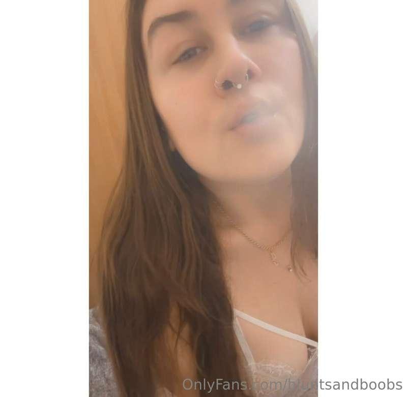 💋💨