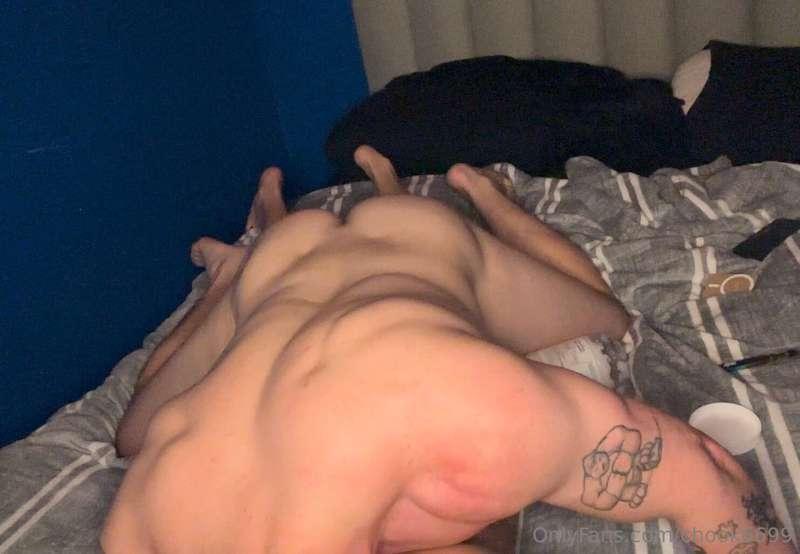 Check out what an ass that can squat 700# looks like in mult..