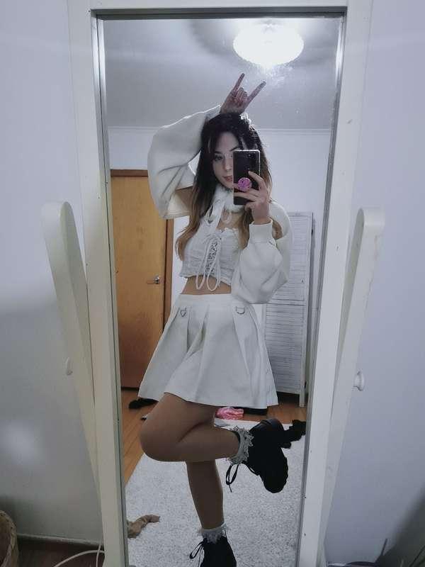 I looked hella cute fyi

Gonna reply to msgs today now my br..