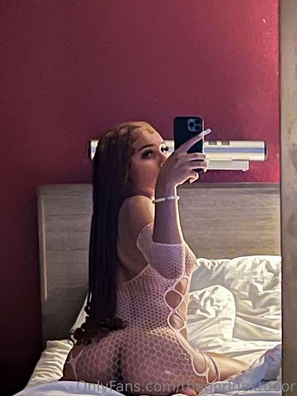 what would you do if you saw me like this in ur hotel room?