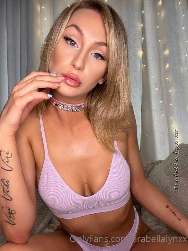 Pretty in pink, would you give me a wink?