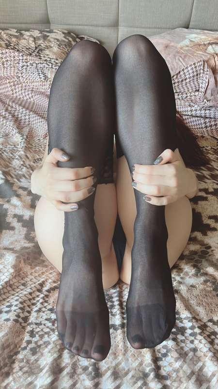 miss_peachy_soles image #1