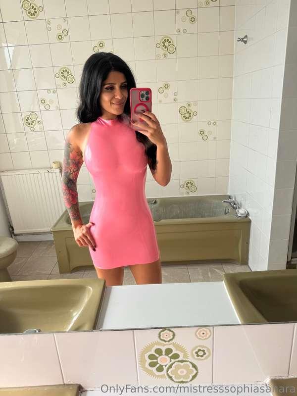 Who likes mommy’s new pink latex dress? 