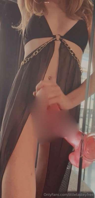 ***#13***
Solo - 07:33
Stretching my little pussy with a thi..