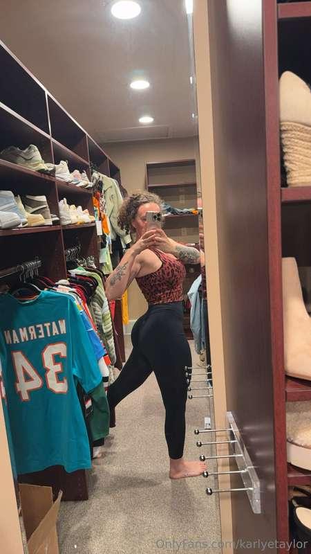 Would you smack em? 🍑🤭