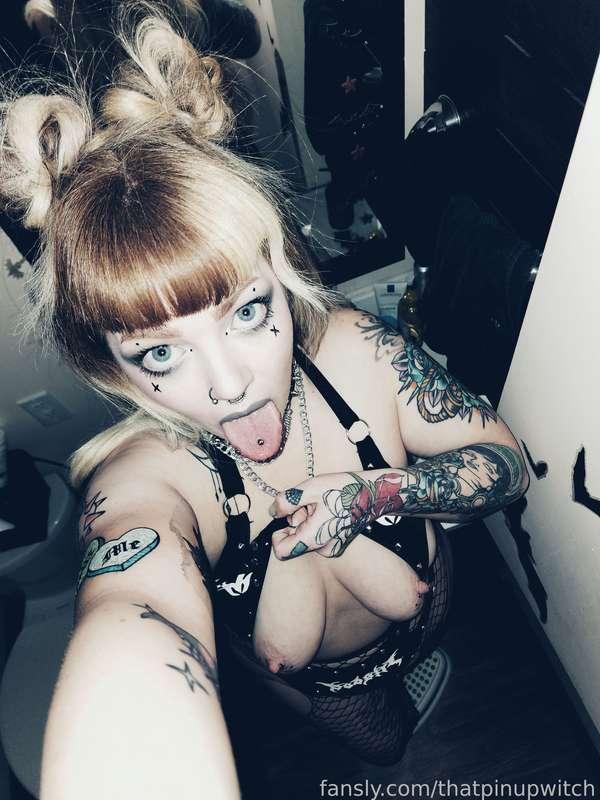 thatpinupwitch image #20