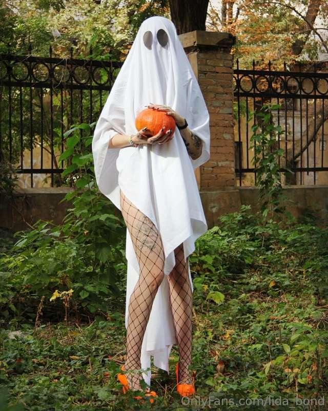 Creepy Halloween, loves ❤️
Reminder that you still have 14 h..
