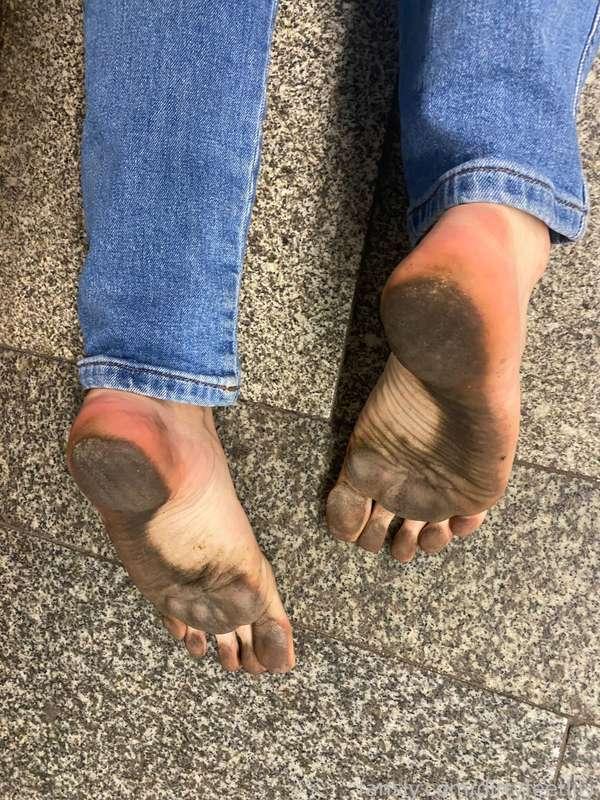 dirtyfeetlily image #2