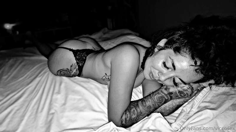 ♥️ @gracegilded  🔥
♥️ @gracegilded  🔥

 🖤 Tattooed model 🖤

..
