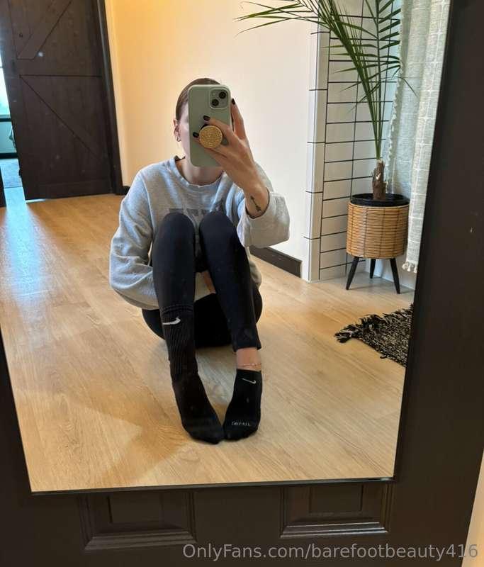 black crew or ankle?🖤