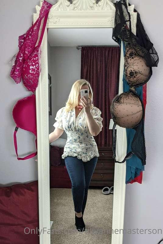 I was trying to take a photo of my cute outfit today but my ..