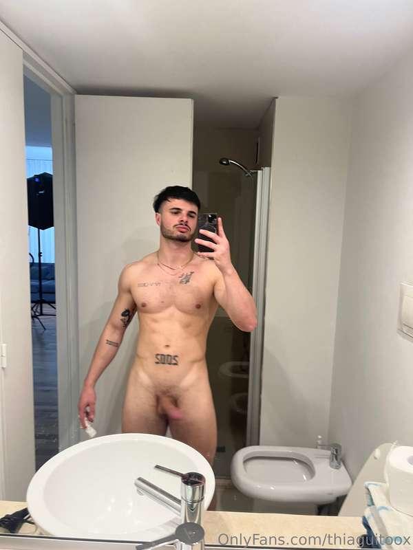 What do you like most about this photo? 🥵
