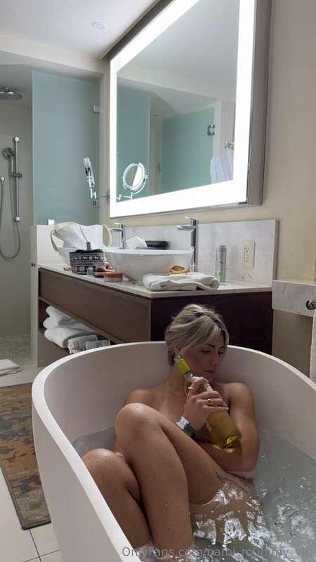 Bath time anyone? 🛁 DM me if you want to see the rest of wha..