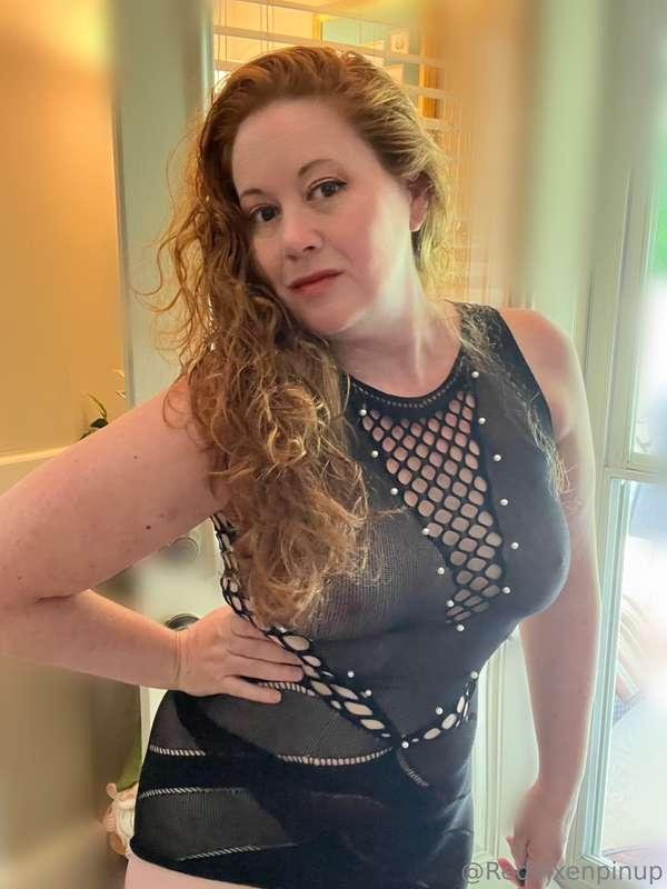 Happy Friday !!! New video included on my vip @redvixenpinup..