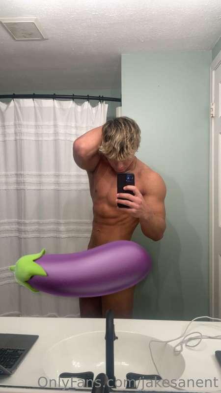 like to remove the emoji 🍆 then check DMs 👀