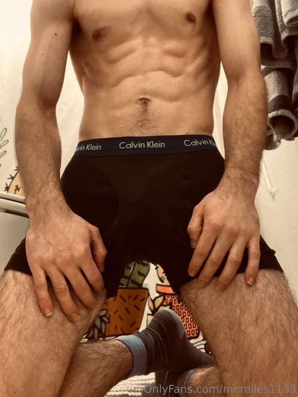 Kinda tipsy, very horny. 😋