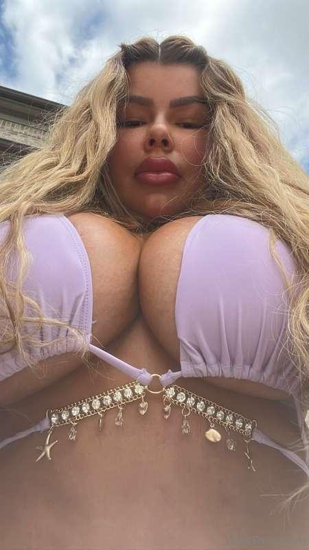 Put your face here! 🤤