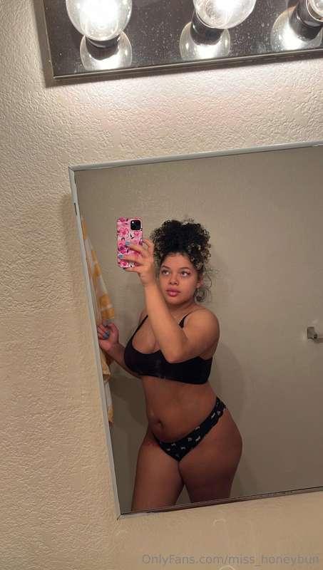 Gave birth 4 weeks ago, y’all think I’m still sexy ? 🤔 shoul..