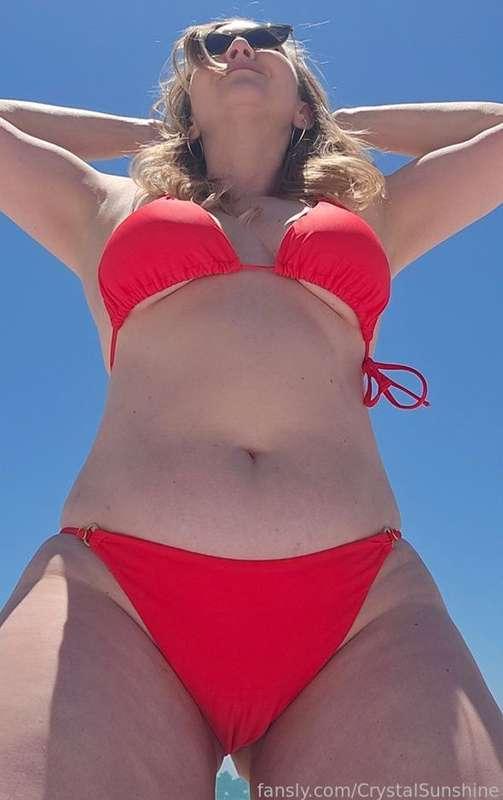 Are you enjoying the view? 
#FYP #fansly #bikini #thick #thickthighs #blonde #thicc #curvy #boobs #underboob #boobs #titty 