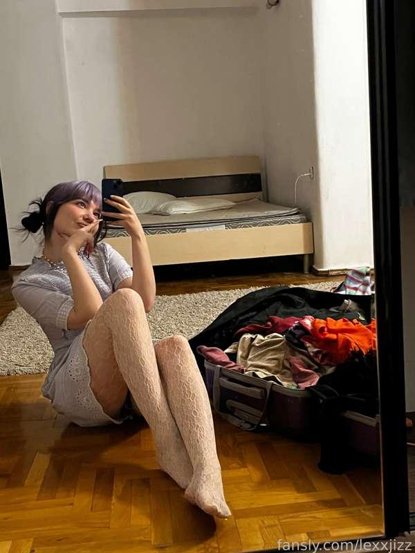 i moved into my new apartment yesterday!! can’t wait to make content here🥰 finally i have a lot of mirrors at home👀

#lifestyle #life #blog #girlnextdoor #girlfriend #gfe 