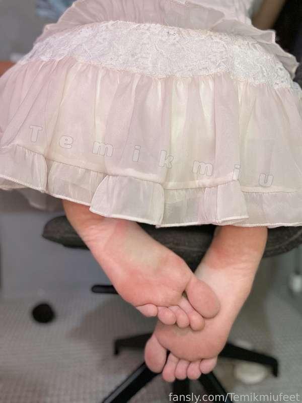 temikmiufeet image #2