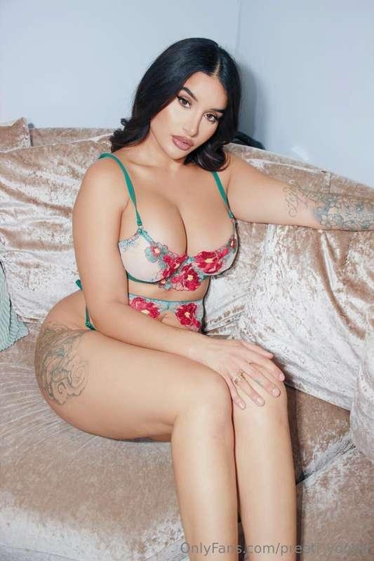 So horny for cock 🍆 