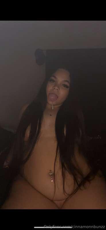 Im so horny right now, come fuck me 🥰