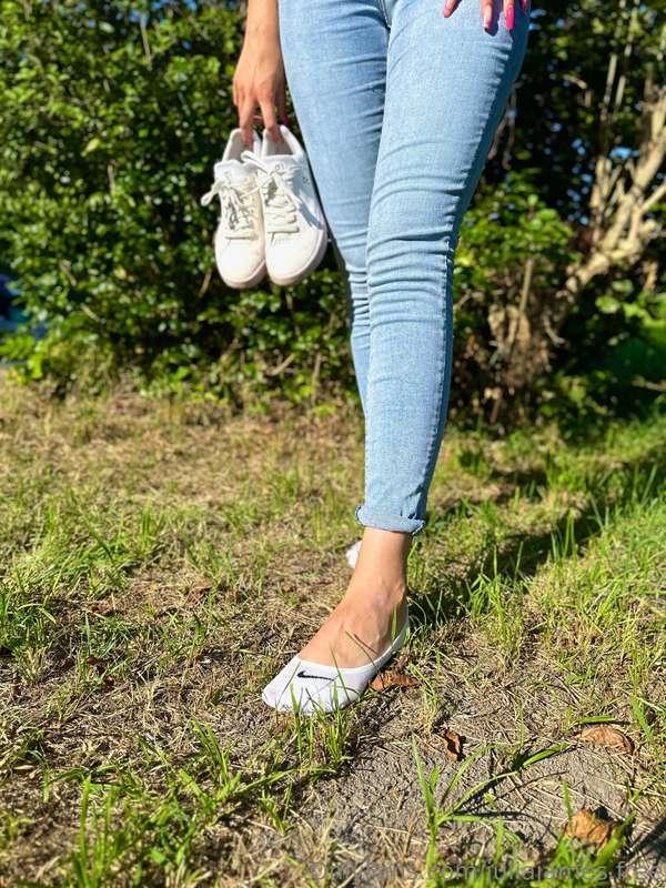 Enjoying the fresh air while rocking my comfy Nike ped socks..