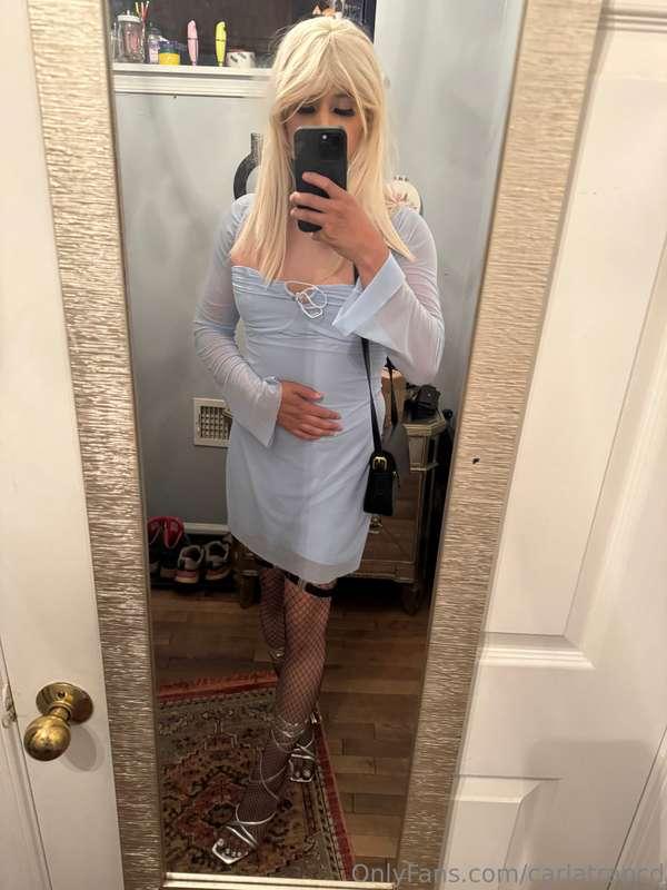 Loving this blue dress!! Definitely one of my favorites! 