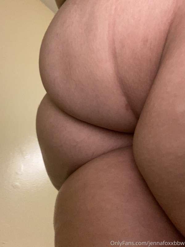 Straight out the shower cum in me