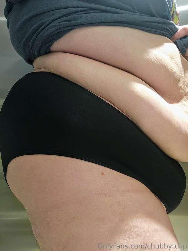 Booty like a shelf 