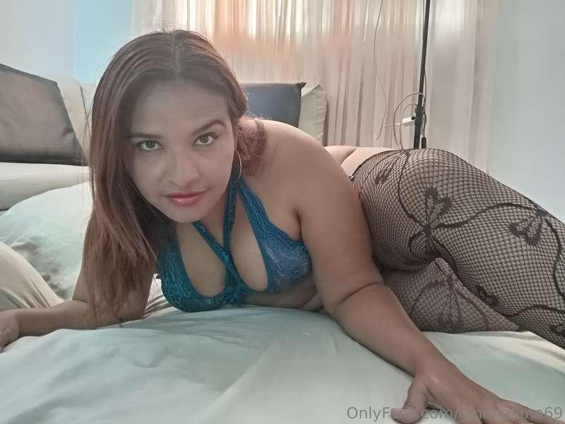 I want you to tempt yourself in front of me, watch me, watch..