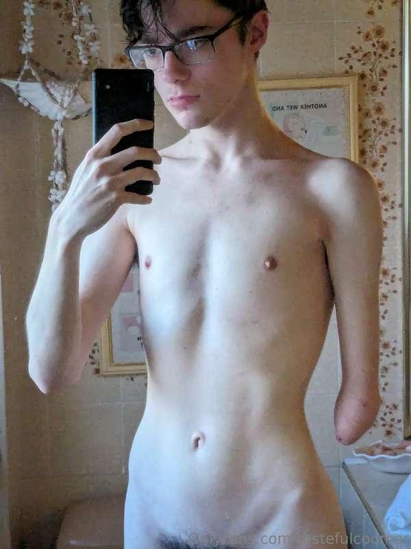 tastefulcoomer image #0