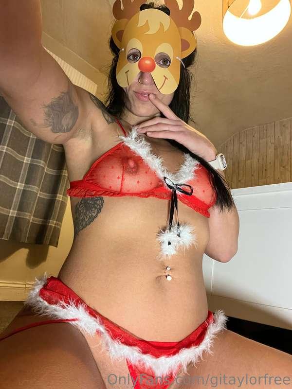 Naughty little reindeer wants some filthy fun…. I’d love to ..