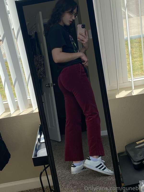 Thought id show off my girl cock for a sec 😏🍆 pulled down my..