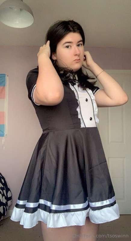 I love this maid outfit 😍 though I hope I can do more than j..