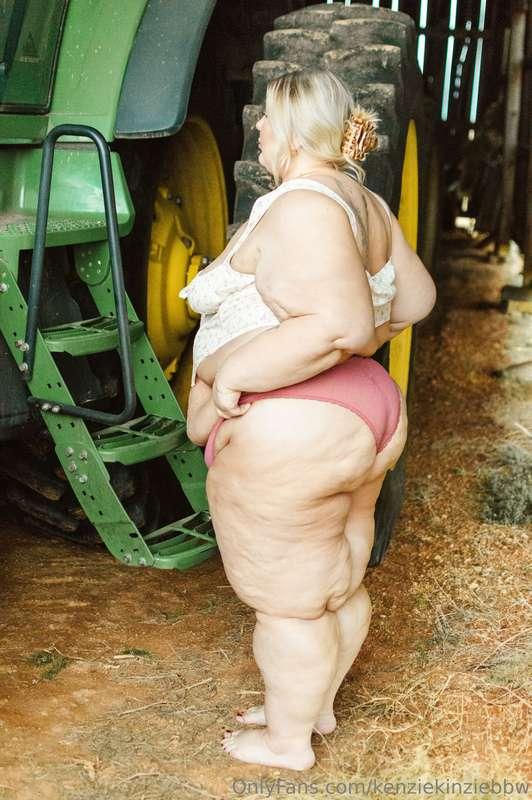 kenziekinziebbw image #2