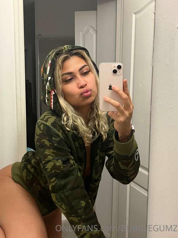 who’s up I’m Bored and hornyyy 👀😽😶‍🌫️