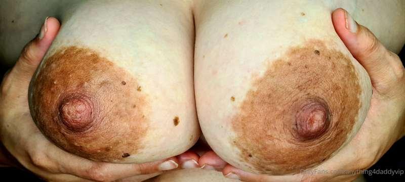 Please consider voting for my mommy milkers by liking and re..