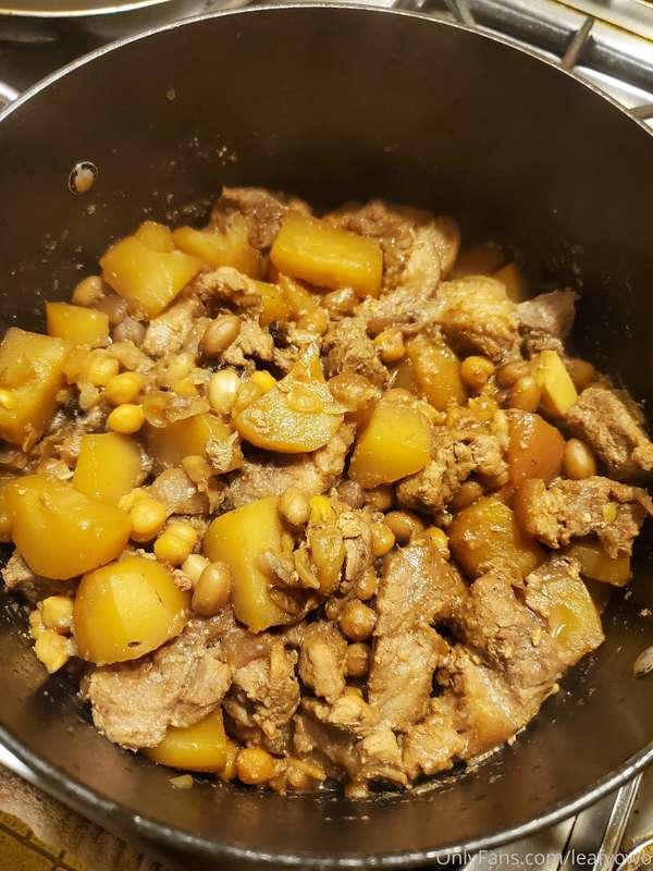 Braised pork with potatoes, peanuts, chickpeas, onions, garl..