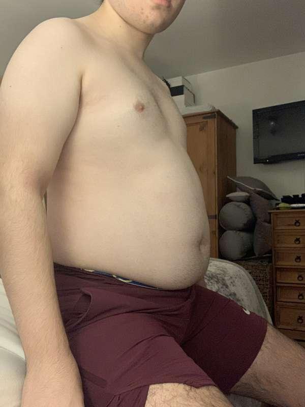 Fatty in gym shorts 