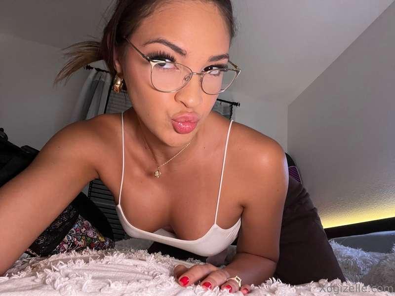 Need someone to come up behind me and fill me up 😇