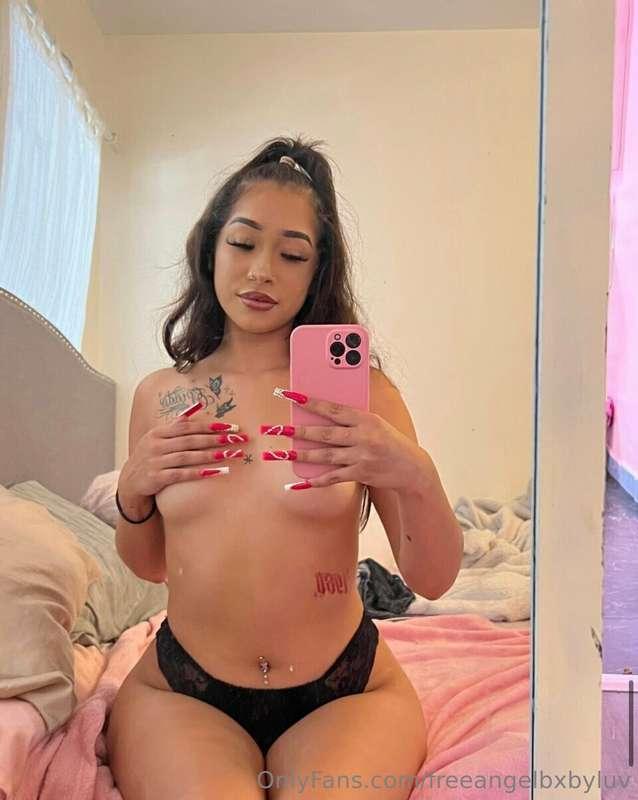 Who doesn’t love titties 🙈🍒 if you see this message me !