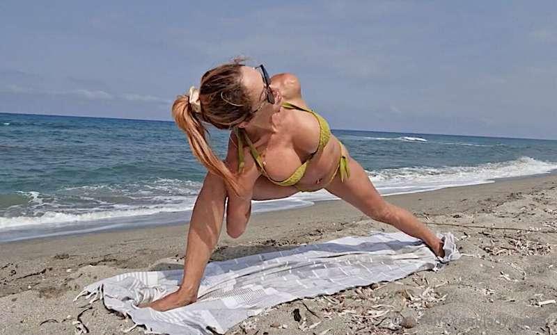 Lovely yoga bikini - relax on the beach❤️