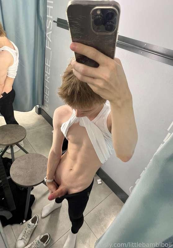 does it fit me? 💪🏻


#gay #twink #young #teen #dick #cumshot #cum
