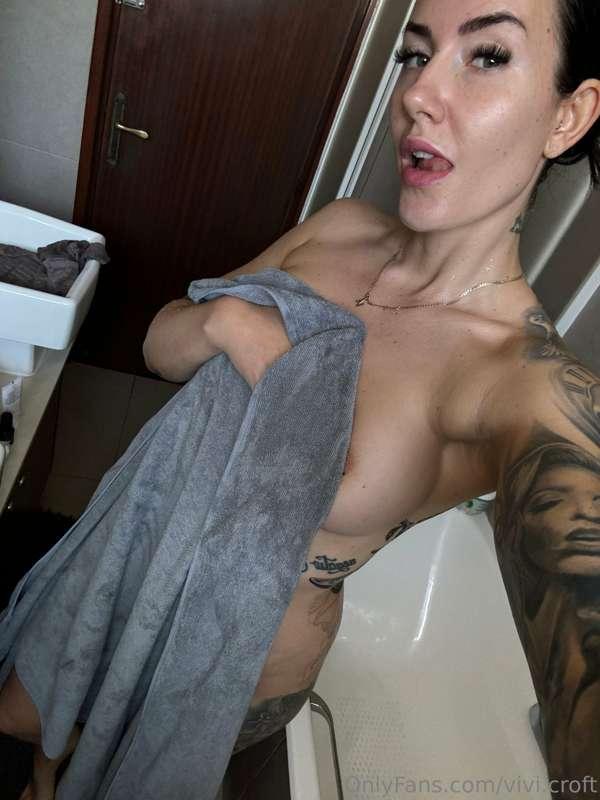 Should I drop the towel?🫢