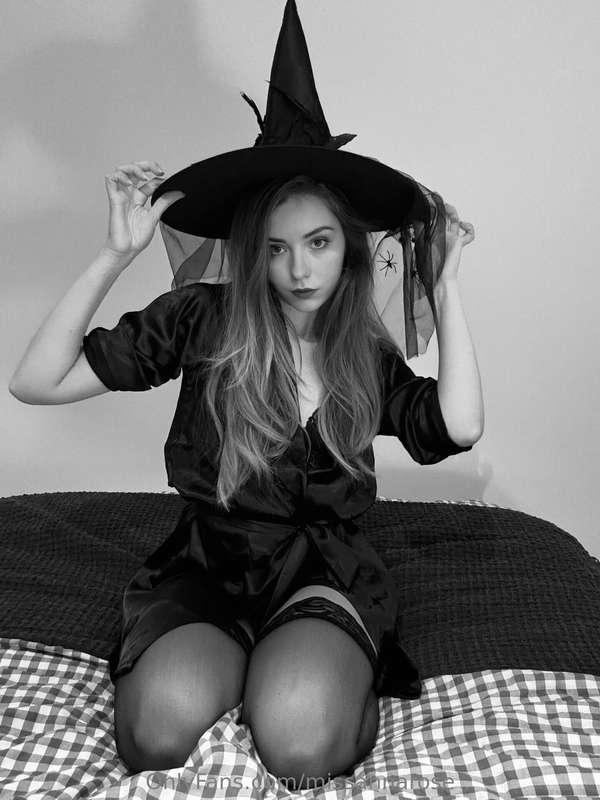 Happy Halloween Eve 🧙‍♀️ I’m been so excited to share this s..